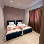 Luxurious/Modern Vacation Home